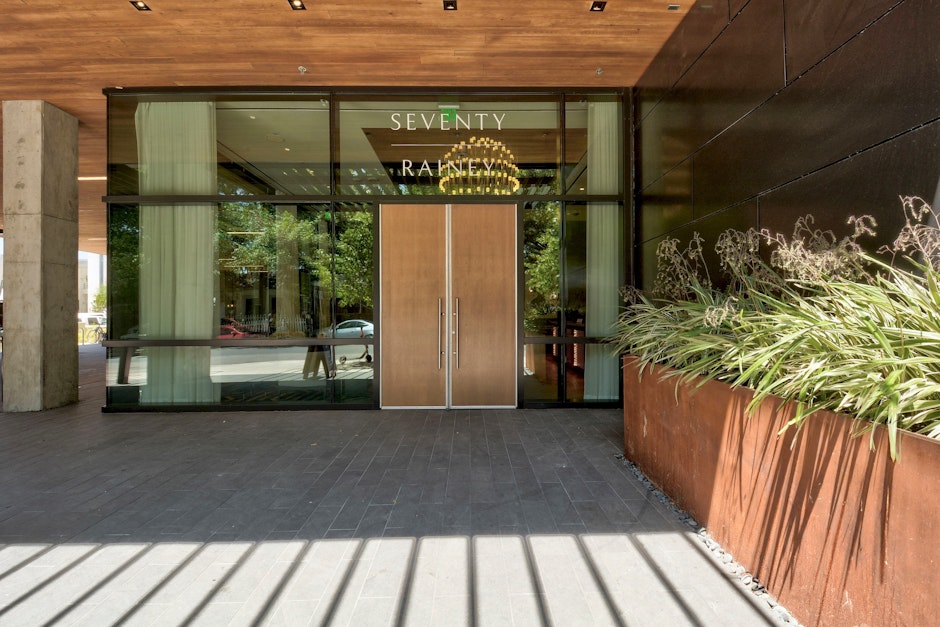 70 Rainey Street 2806, Austin, TX 78701, Presented by Sean Skellenger